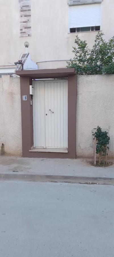 Studio, Cite La Gazelle ,Pas Jafar, Quartier Calme 10 Min De L'Aeroport Pres Du Technopark Bagian luar foto